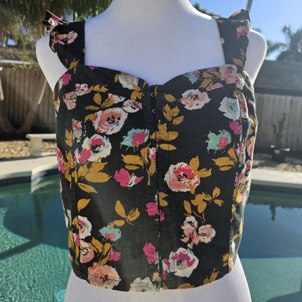 Abound Black Floral Cropped Top Size S Ruffles Feminine Coquette Girl Summer - Picture 3 of 13
